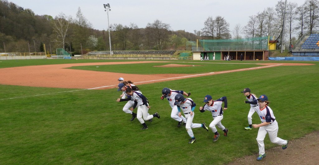 EBL U13 | Orli - Waynes | Warm up | fototo Danka