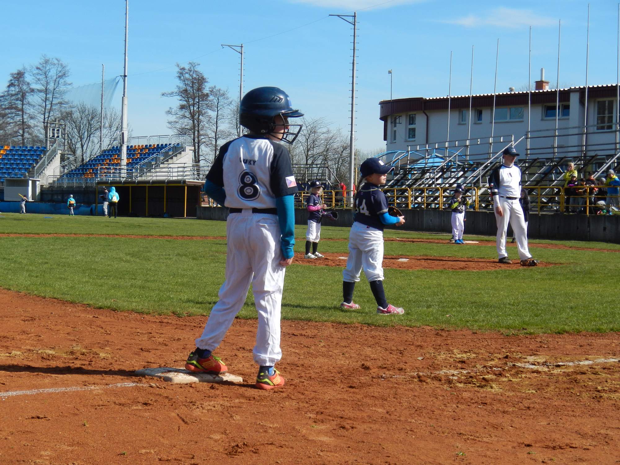 EBL U9 2016 | Luky Wija na trojce | foto TW