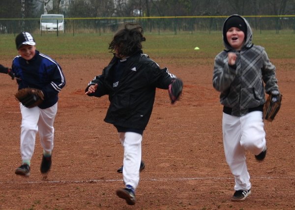 Loko, Áňa, Adam | Rytíři - Waynes 5.4.2014, Trutnov | foto Vlasta