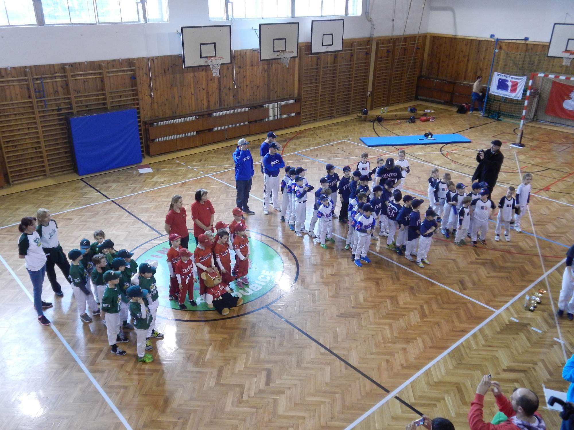 WW Indoor Cup U8 2016 | Ze žirafí perspektivy | fototo T. Wija