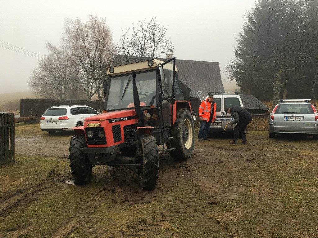 Blatiny 2018 | pan domácí traktoruje zDEndu | fototo Helča