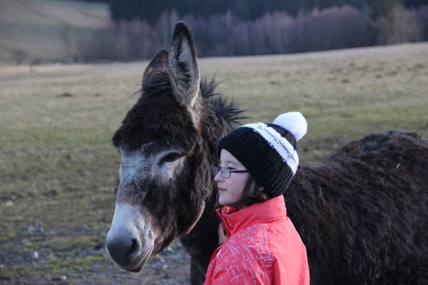 Áňa s oslem | Blatiny 2014 | foto Ája