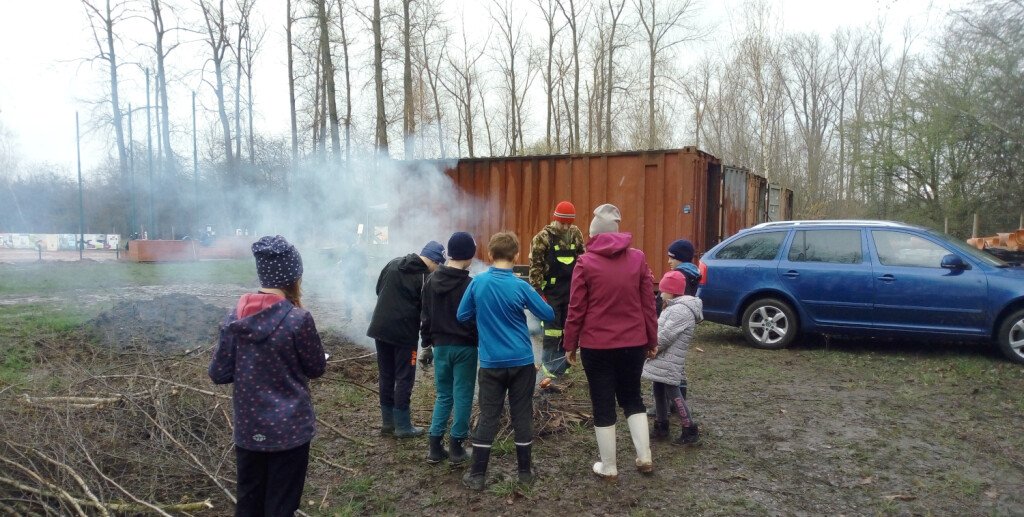 Brigáda 1.4.2023 | po práci buřťáky