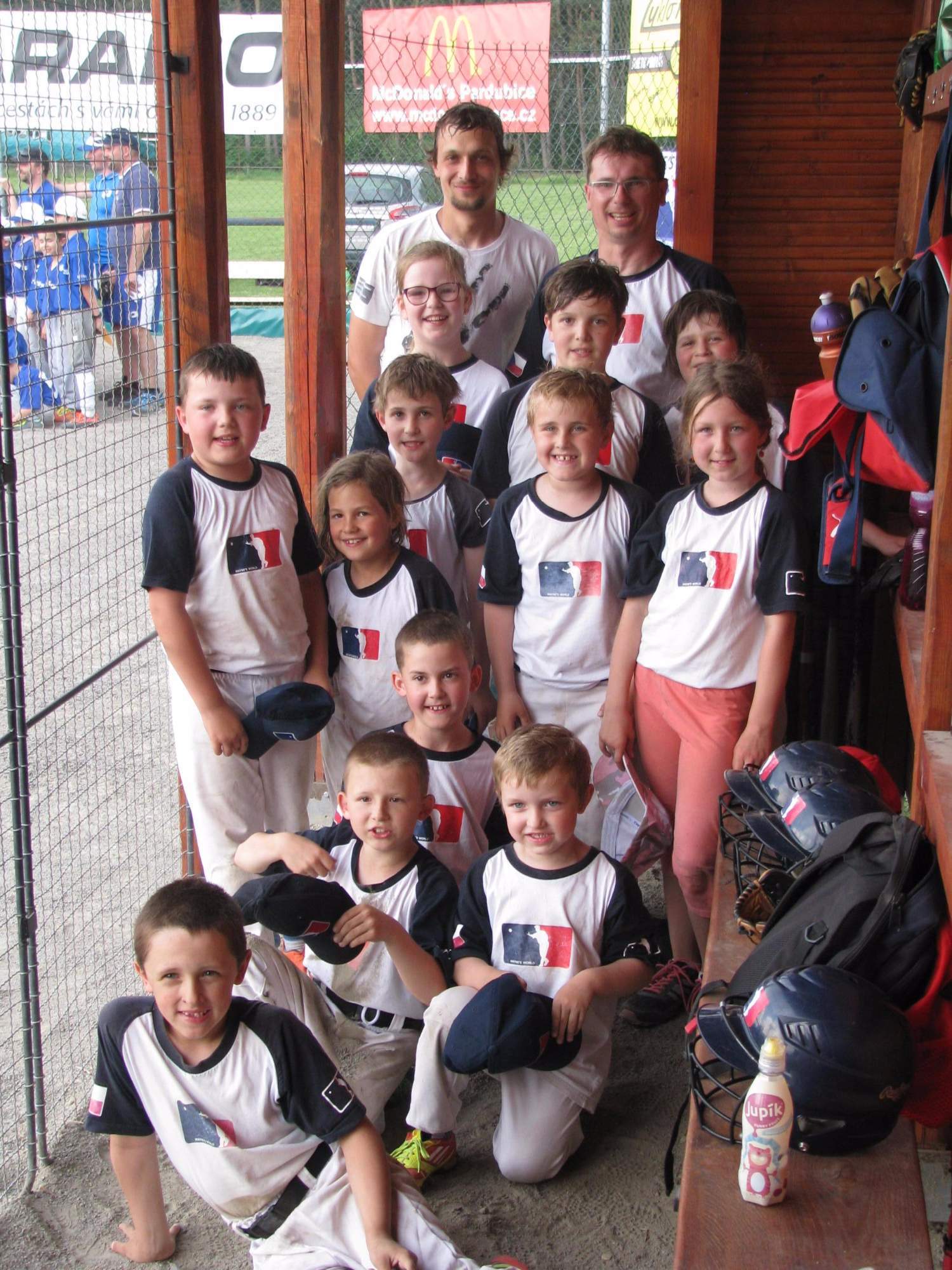 EBL U9 | Waynes doma | fototo Blanka