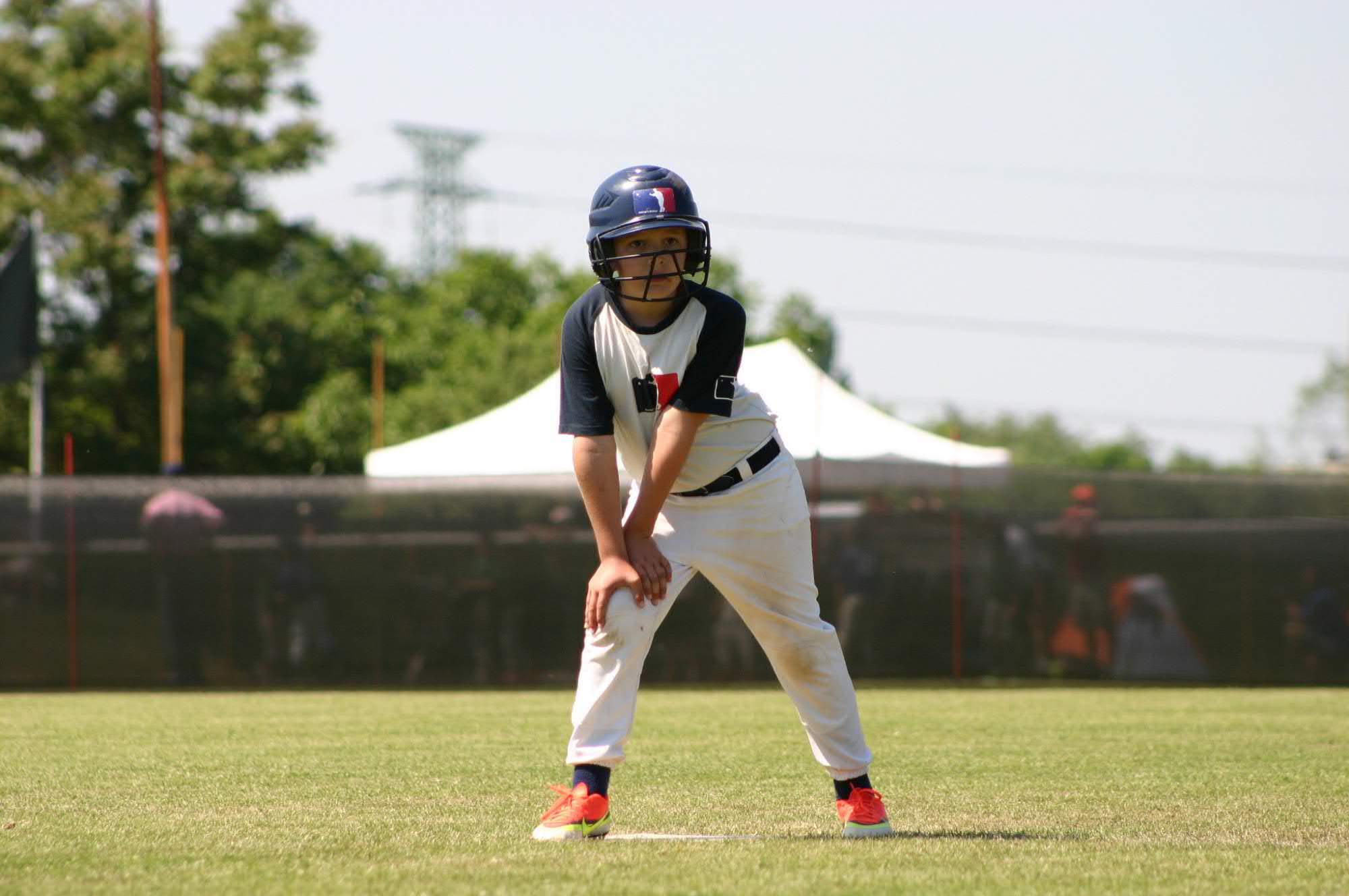 ...a pak čekáš, až tě spoluhráč odpalem posune dál...