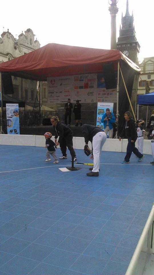 Ukázka baseballu | Pernštýnské náměstí, Pardubice | T-ball | fototo Petra Ch.